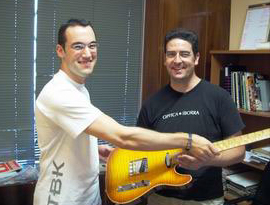 Guitarra Roja 02
